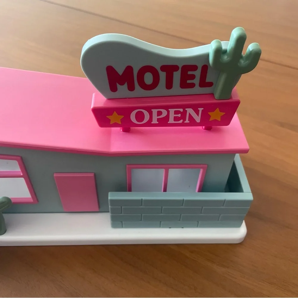 Summer Western Light-Up Motel Decorative Building Target Bullseye